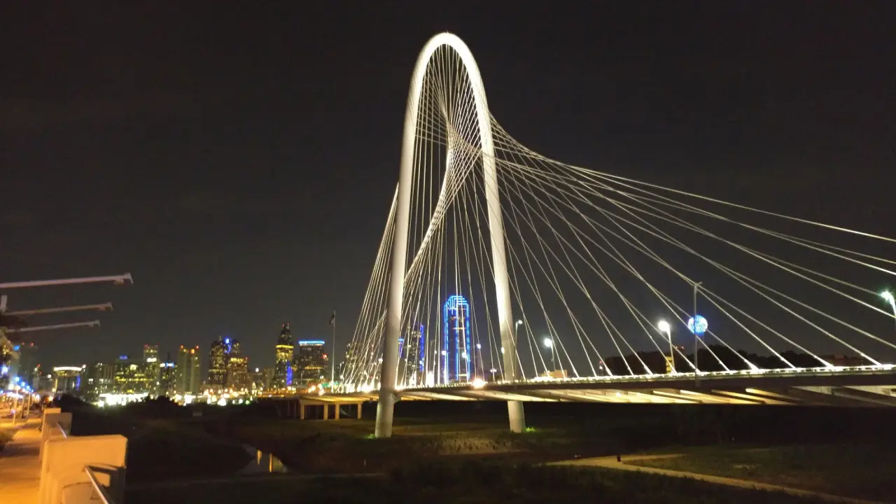 Dallas Margaret Hunt Hill Bridge at night